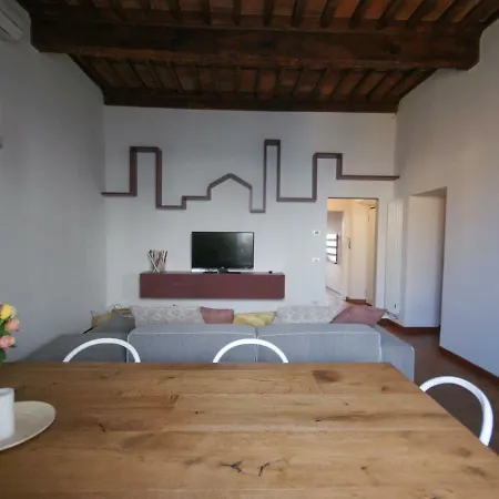 Tabacchi Luxury In Historical Center Near Toll Parking