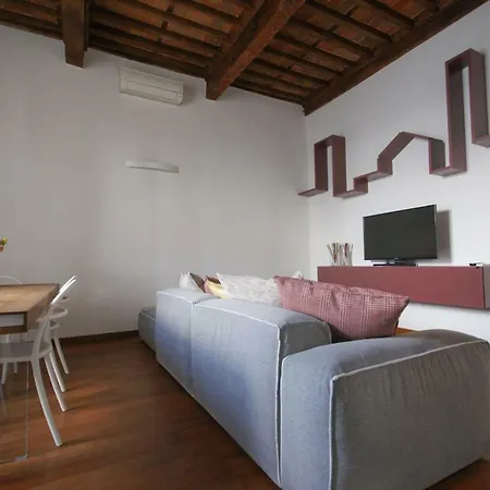 Tabacchi Luxury In Historical Center Near Toll Parking